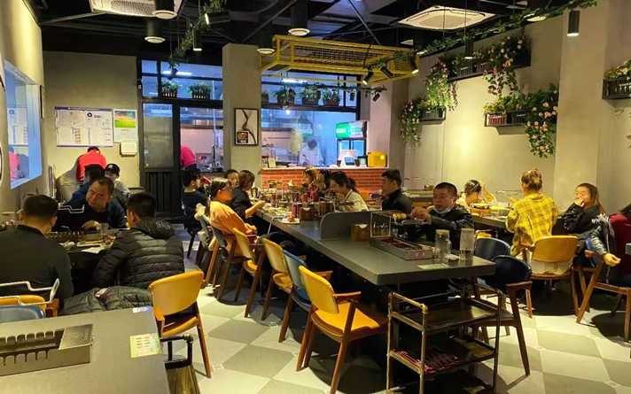 飯店用自動(dòng)無(wú)煙燒烤一體桌多少錢(qián)